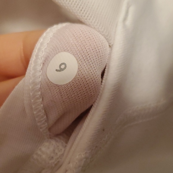Lululemon athletica Enhearten Tank, built in bra. White. Women size 6. - Picture 8 of 12